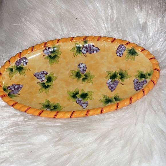 Beautiful Glazed ceramic grapes + leaf vines  dish/decor. - Picture 2 of 5